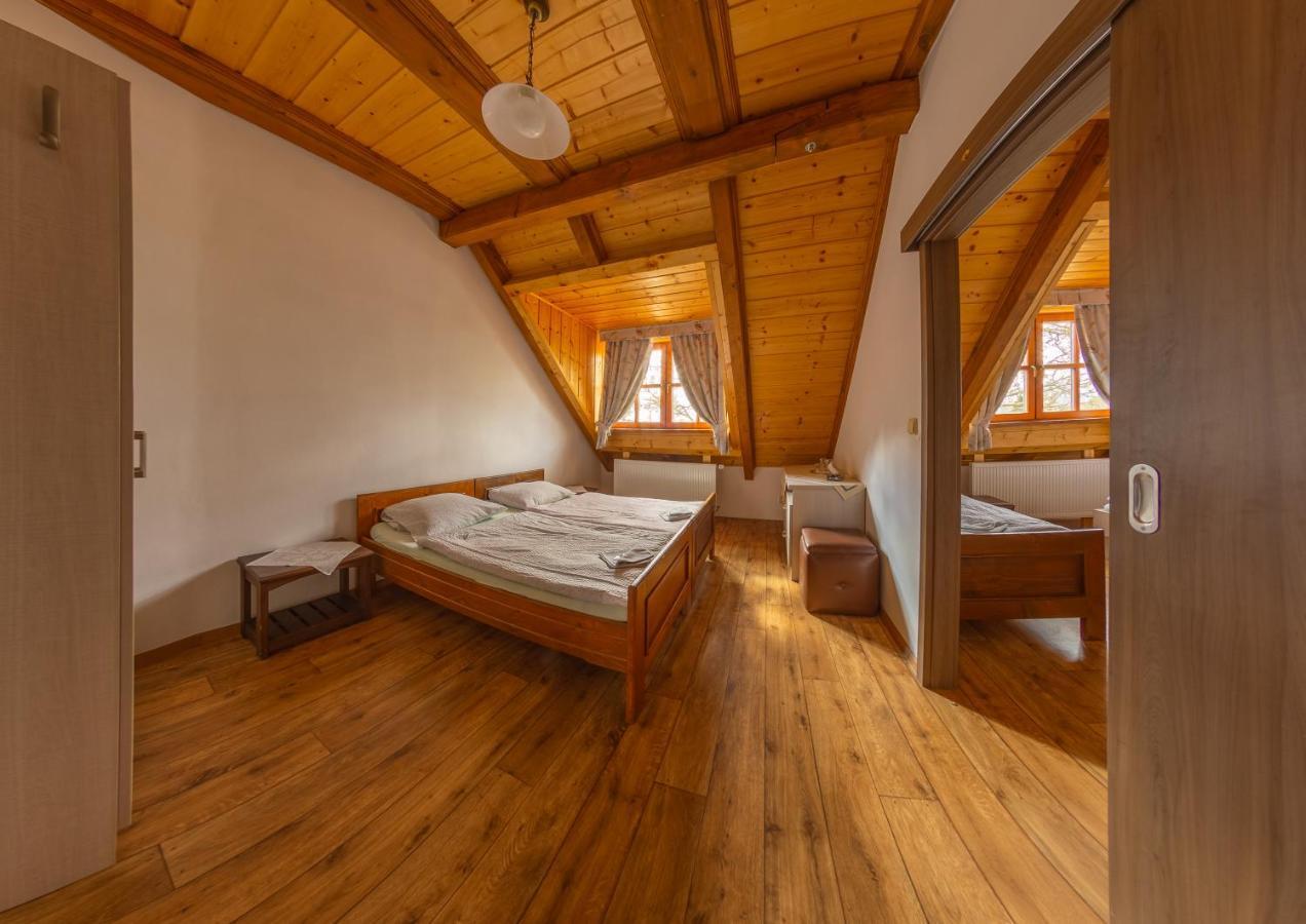 Pension & Restaurant U Konske Drahy Holkov Velesin Luaran gambar