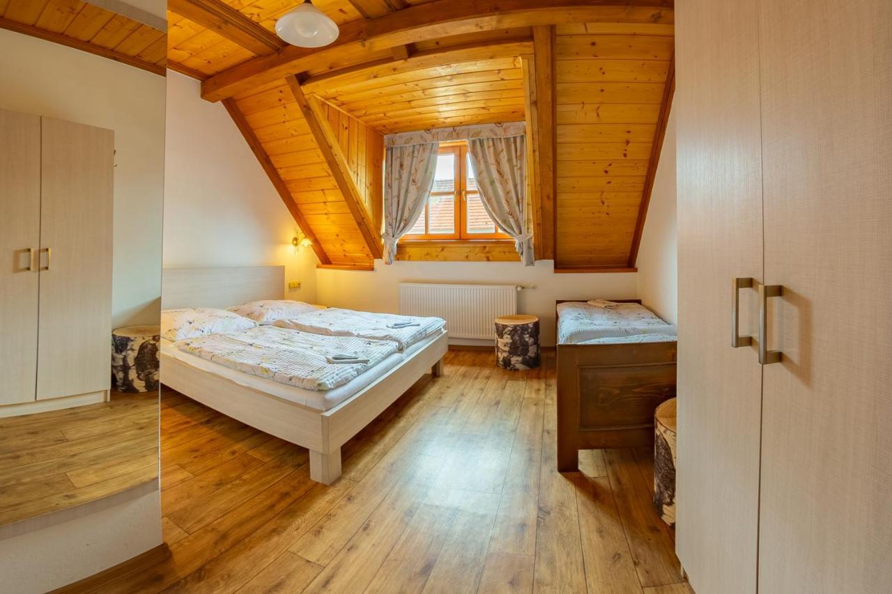 Pension & Restaurant U Konske Drahy Holkov Velesin Luaran gambar