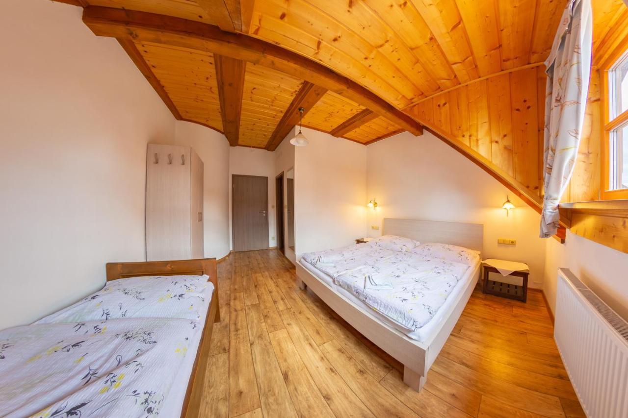 Pension & Restaurant U Konske Drahy Holkov Velesin Luaran gambar